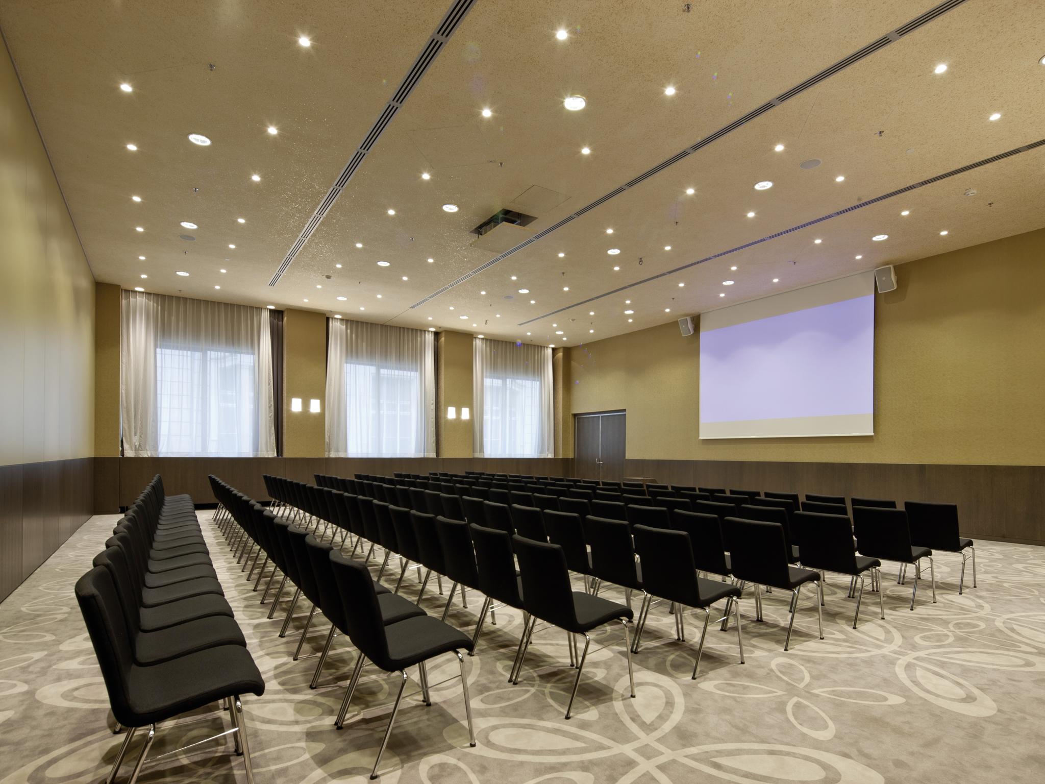 Hotel Doubletree By Hilton Schönbrunn 4*