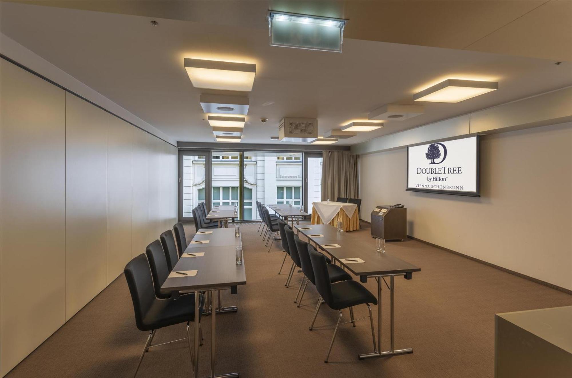 Hotel Doubletree By Hilton Schönbrunn 4*